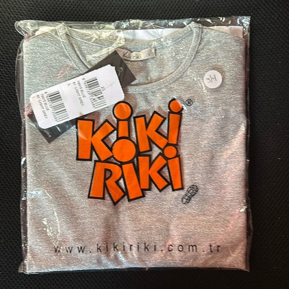 Sparkling light grey and silver 3/4 sleeve top - Picture 1 of 3